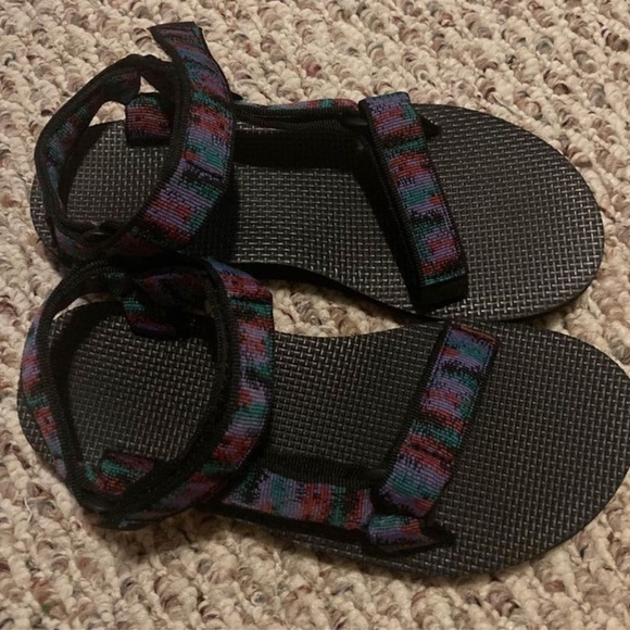 Teva Sandals Size 6 - Picture 1 of 1